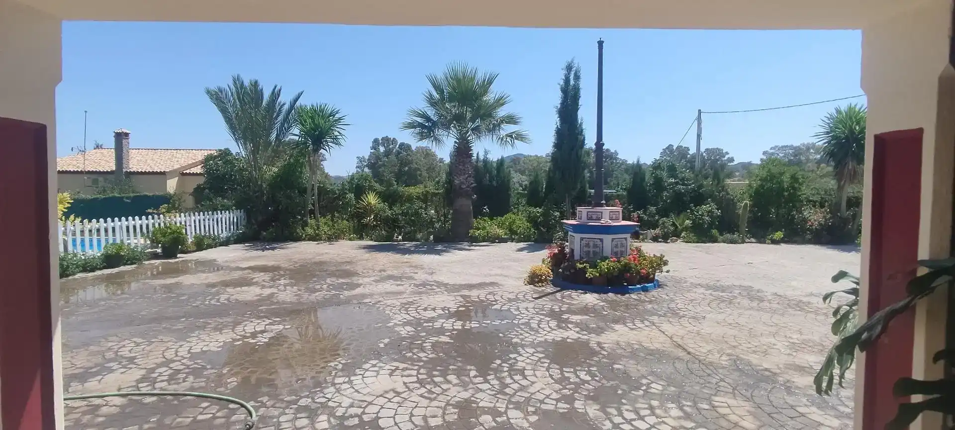Terrassa de Finca rústica en venda en El Coronil amb Aire condicionat, Jardí privat i Piscina