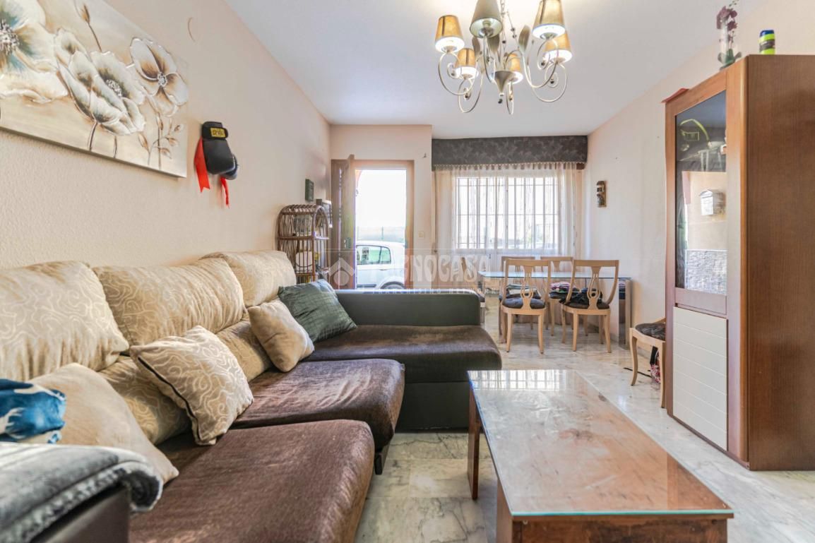 Living room of Single-family semi-detached for sale in Motril  with Storage room and Furnished