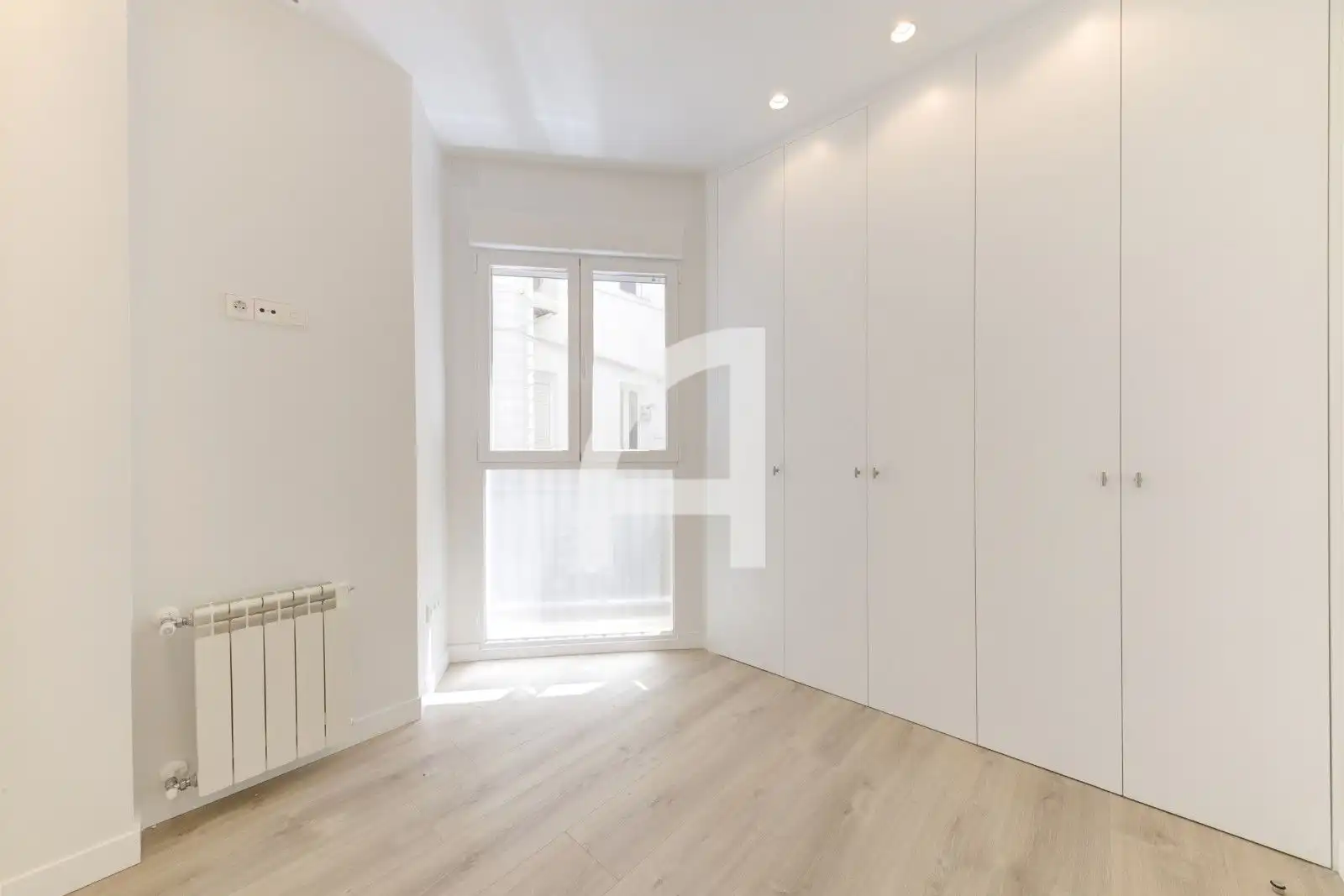 Schlafzimmer von Wohnung zum Verkauf in Madrid mit Klimaanlage, Heizung und Terrasse