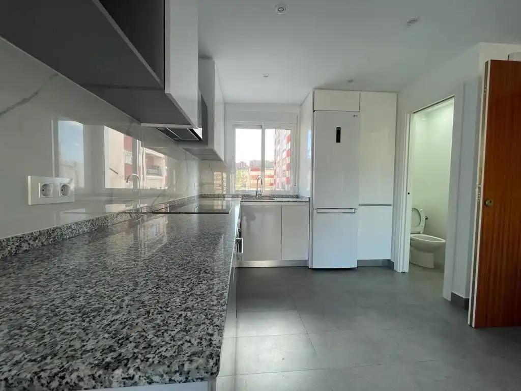 Kitchen of Flat for sale in Algeciras  with Terrace and Balcony