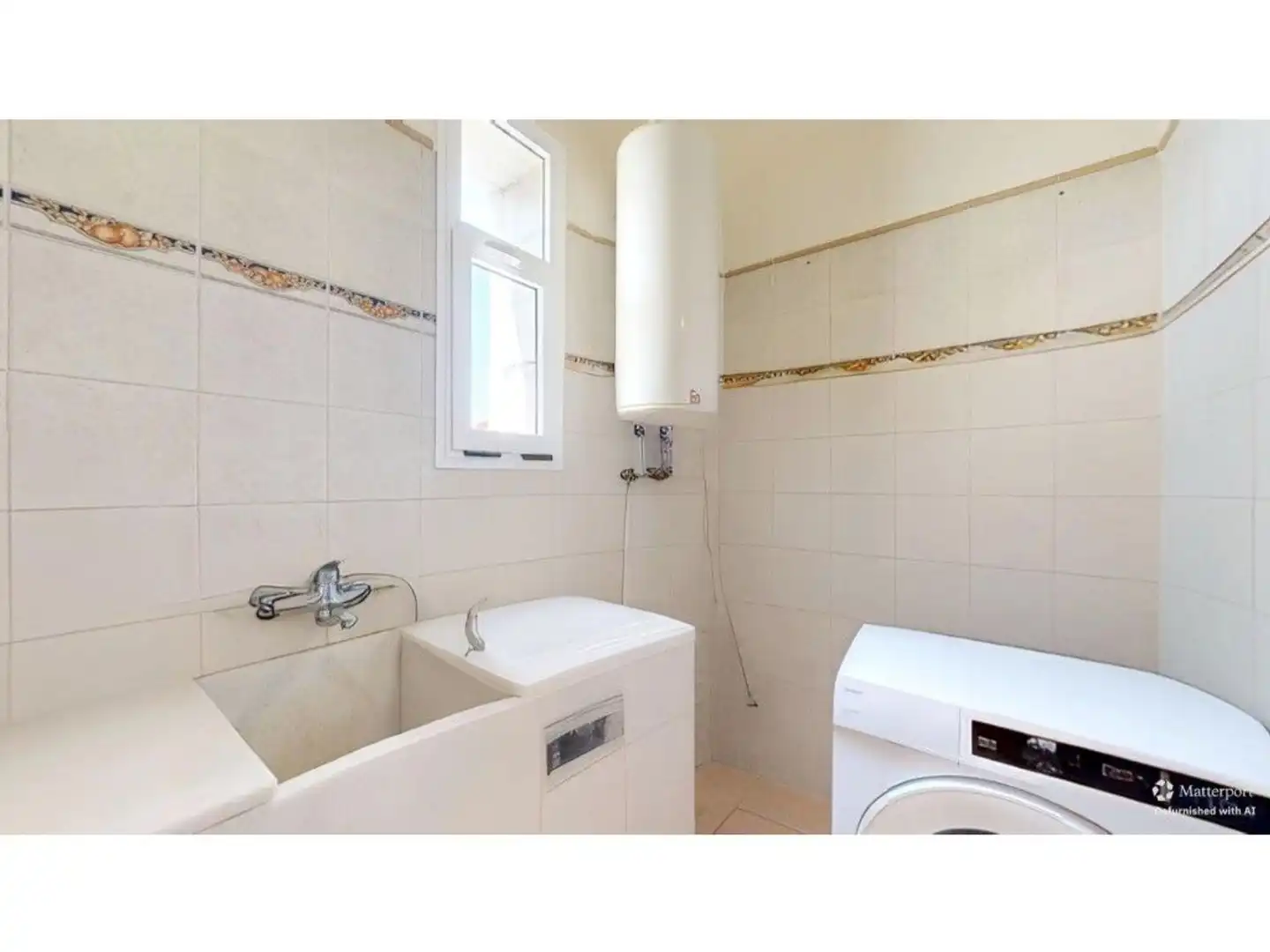 Bany de Casa o xalet en venda en Tavernes de la Valldigna amb Terrassa i Piscina