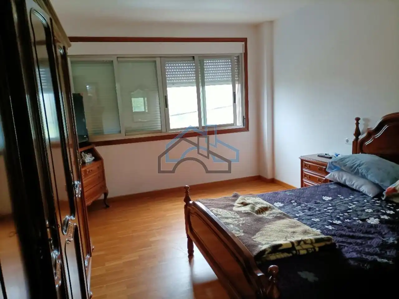 Habitación de Piso en venta en Sobrado (A Coruña) con Parquet y Amueblado
