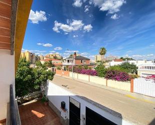 Exterior view of House or chalet for sale in Badajoz Capital  with Terrace and Balcony