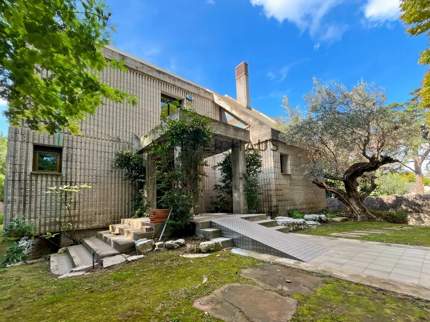 Houses for rent in Carrer d'Àngel Guimerà, L'Eixample