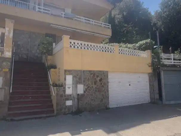 Außenansicht von Haus oder Chalet zum Verkauf in Sant Cugat del Vallès mit Klimaanlage, Terrasse und Balkon