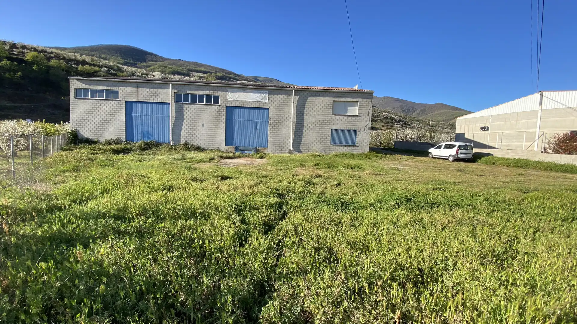 Vista exterior de Nave industrial en venta en Jerte con Alarma