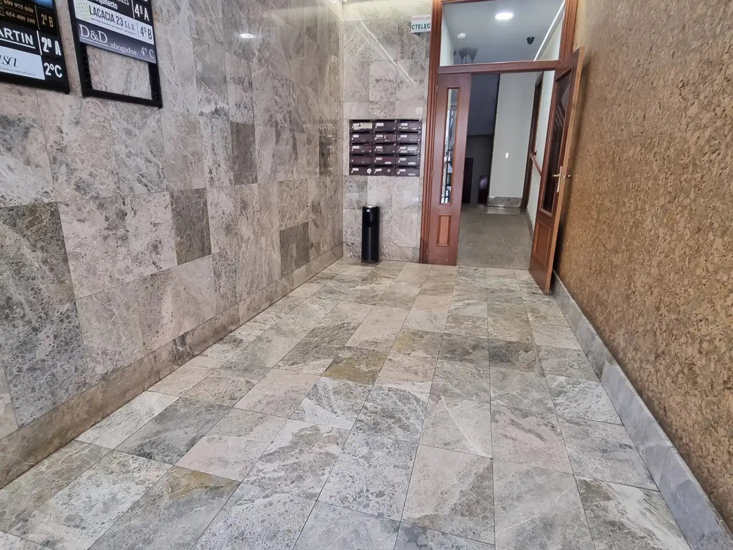 Büro zur Miete in Soria Capital  mit Heizung und Balkon