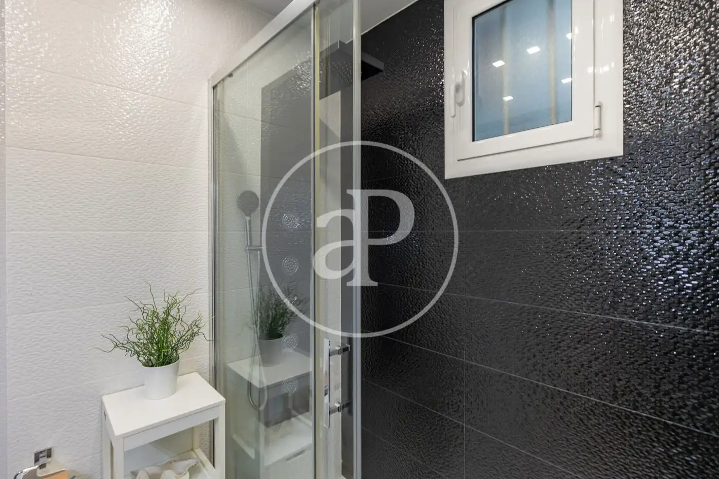Baño de Piso en venta en Barcelona con Calefacción y Terraza