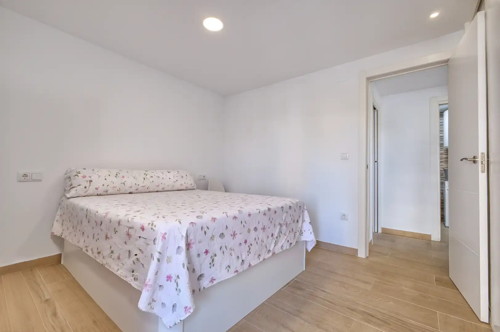 Schlafzimmer von Wohnung zur Miete in Alicante / Alacant mit Klimaanlage, Heizung und Privatgarten