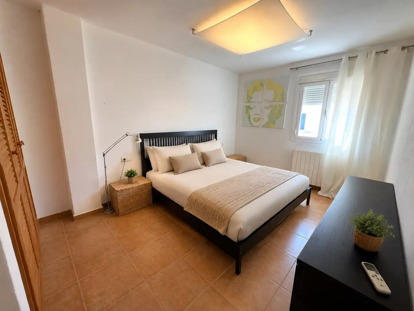 Schlafzimmer von Wohnungen zum Verkauf in Santa Eulària des Riu mit Klimaanlage, Heizung und Terrasse