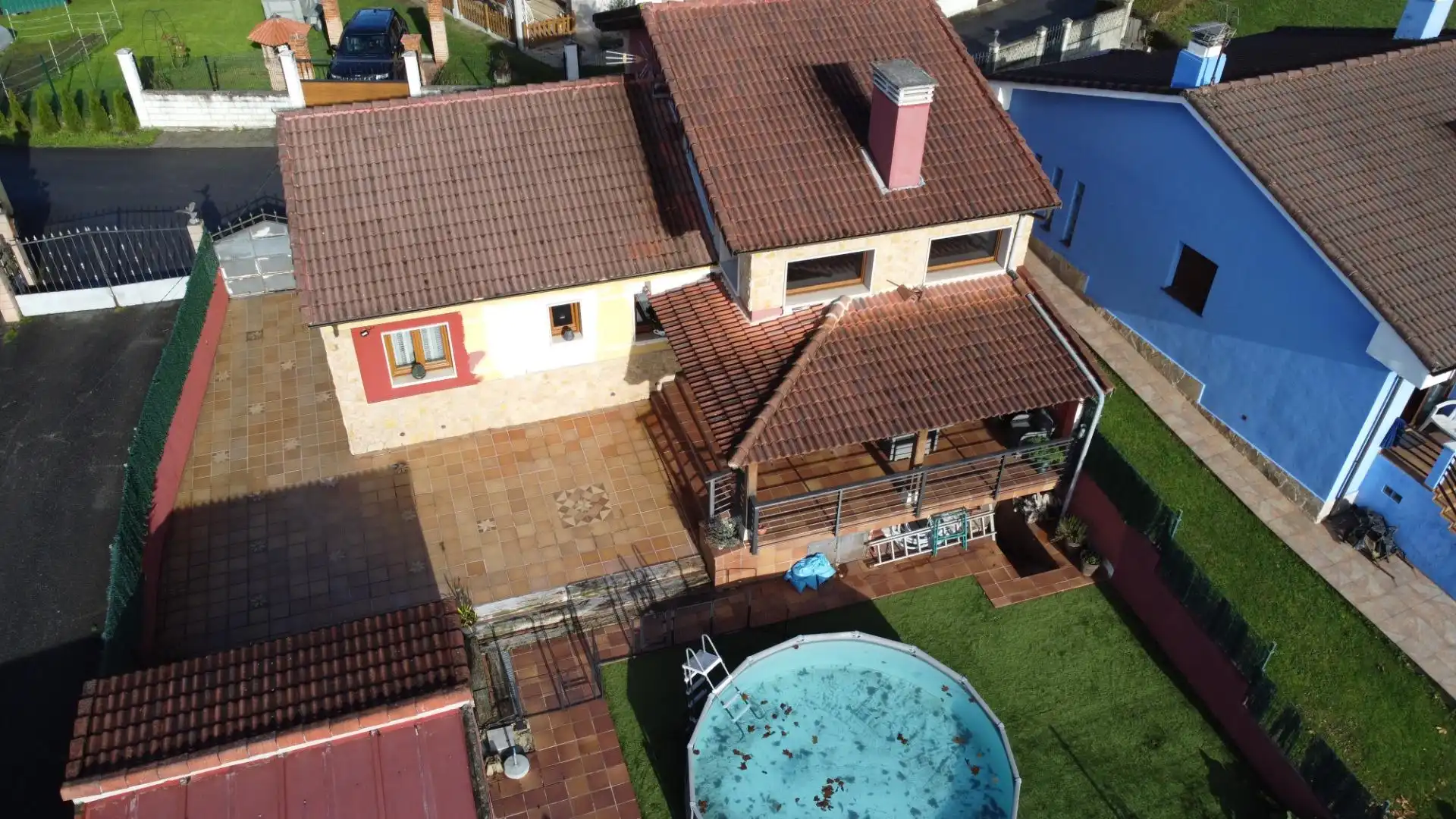 Vista exterior de Casa o xalet en venda en Langreo amb Calefacció, Jardí privat i Terrassa