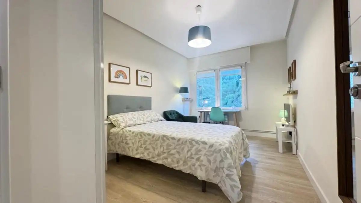 Habitación de Apartamento para compartir en Bilbao  con Amueblado, Horno y Lavadora