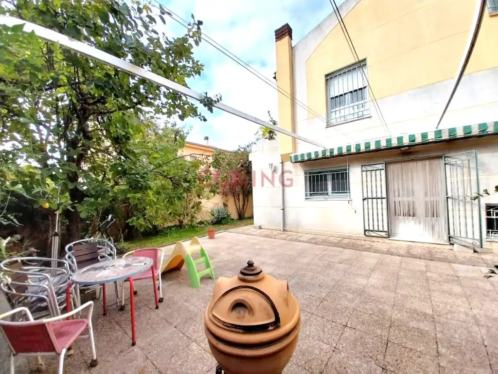 Jardí de Casa o xalet en venda en Cáceres amb Jardí privat
