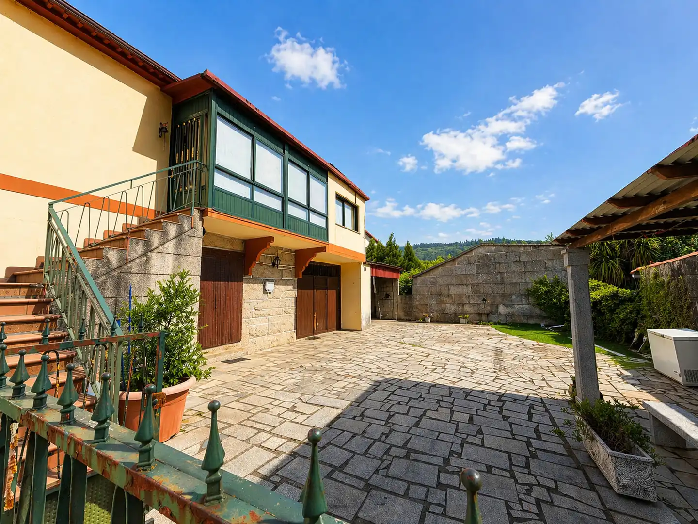 Casa amb jardí en venda a Arbo