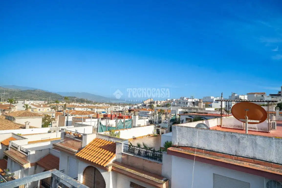 Vista exterior de Piso en venta en Salobreña