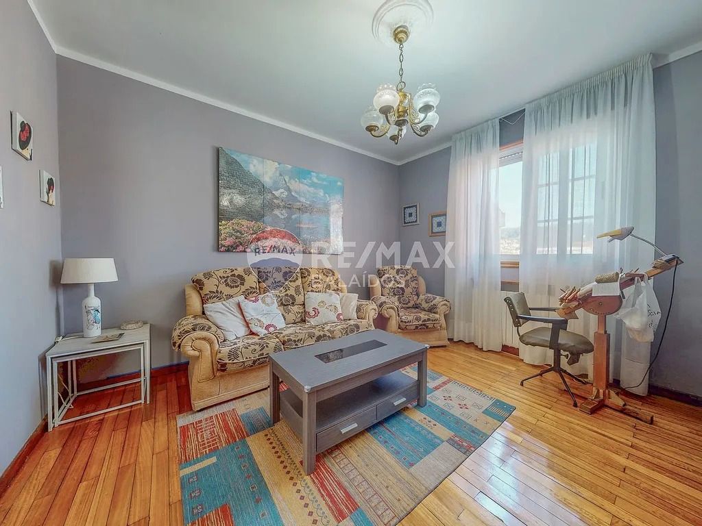 Sala de estar de Casa o chalet en venta en Cangas  con Calefacción, Jardín privado y Terraza