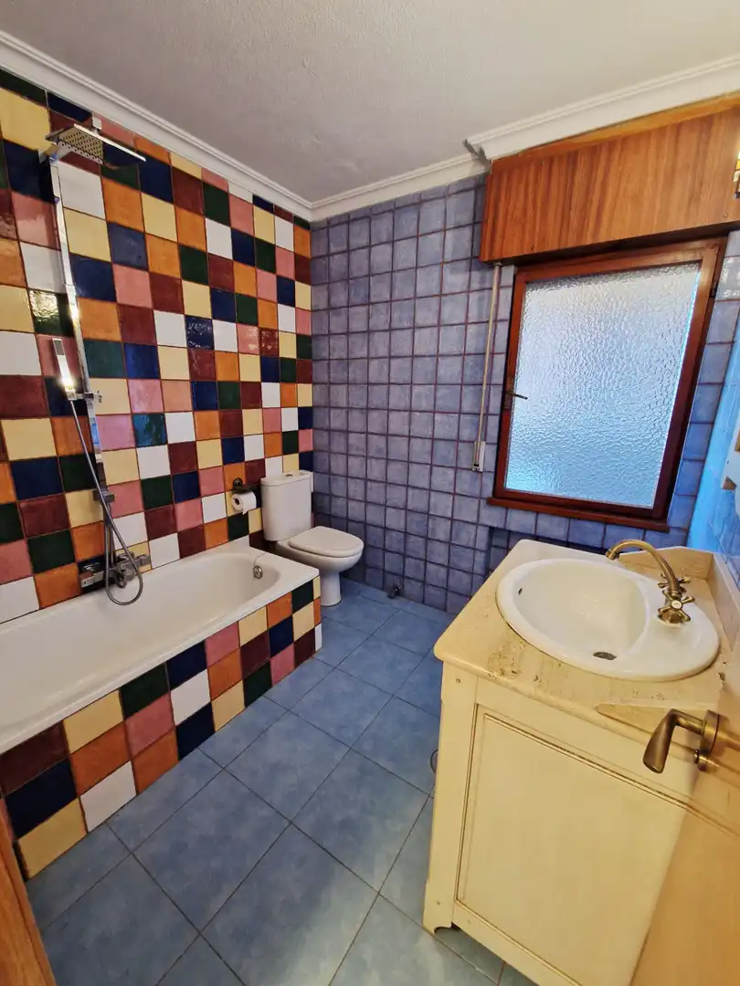 Baño de Piso en venta en Avilés con Calefacción