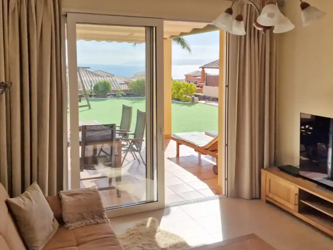 Sala de estar de Piso en venta en Adeje con Aire acondicionado, Piscina y Balcón