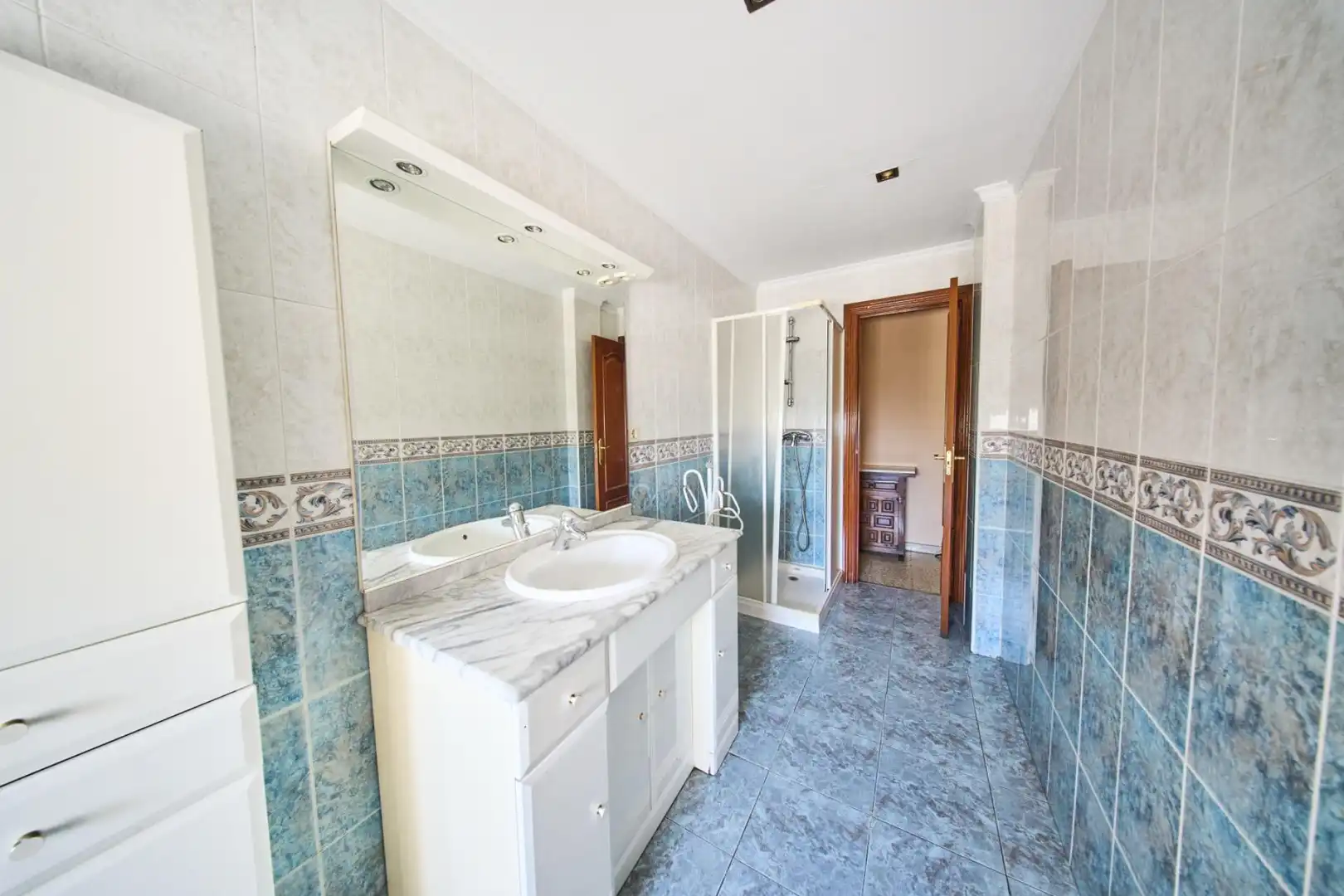 Baño de Piso en venta en Granada con Calefacción