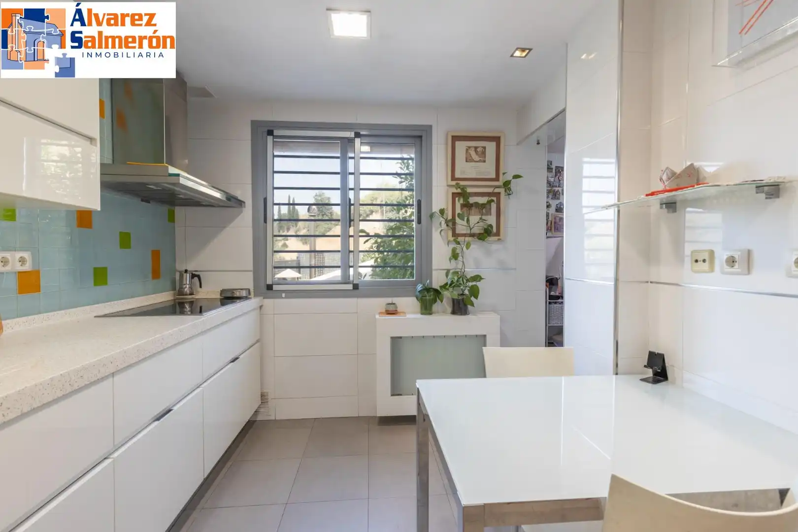 Cocina de Casa adosada en venta en Granada con Aire acondicionado, Calefacción y Balcón
