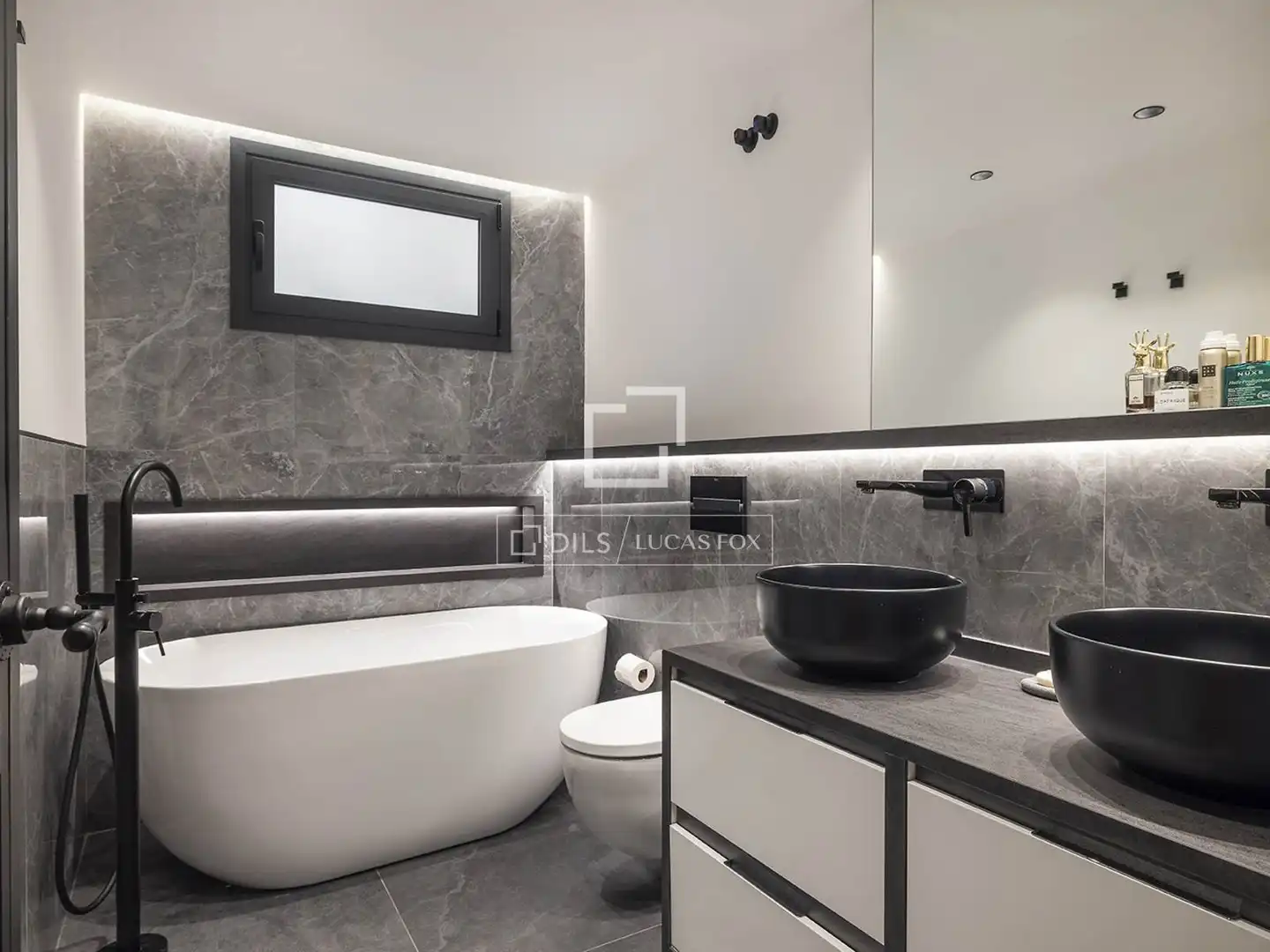 Baño de Piso en venta en Barcelona con Aire acondicionado, Calefacción y Terraza