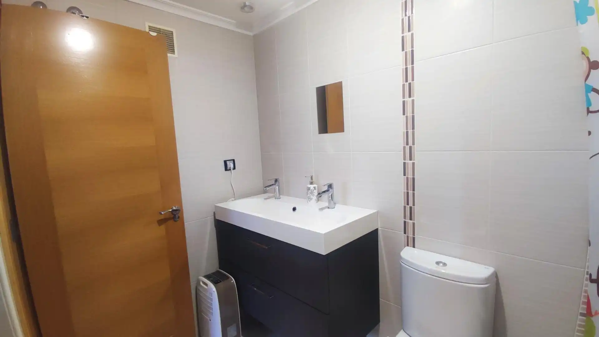 Baño de Piso en venta en Gijón  con Calefacción y Trastero