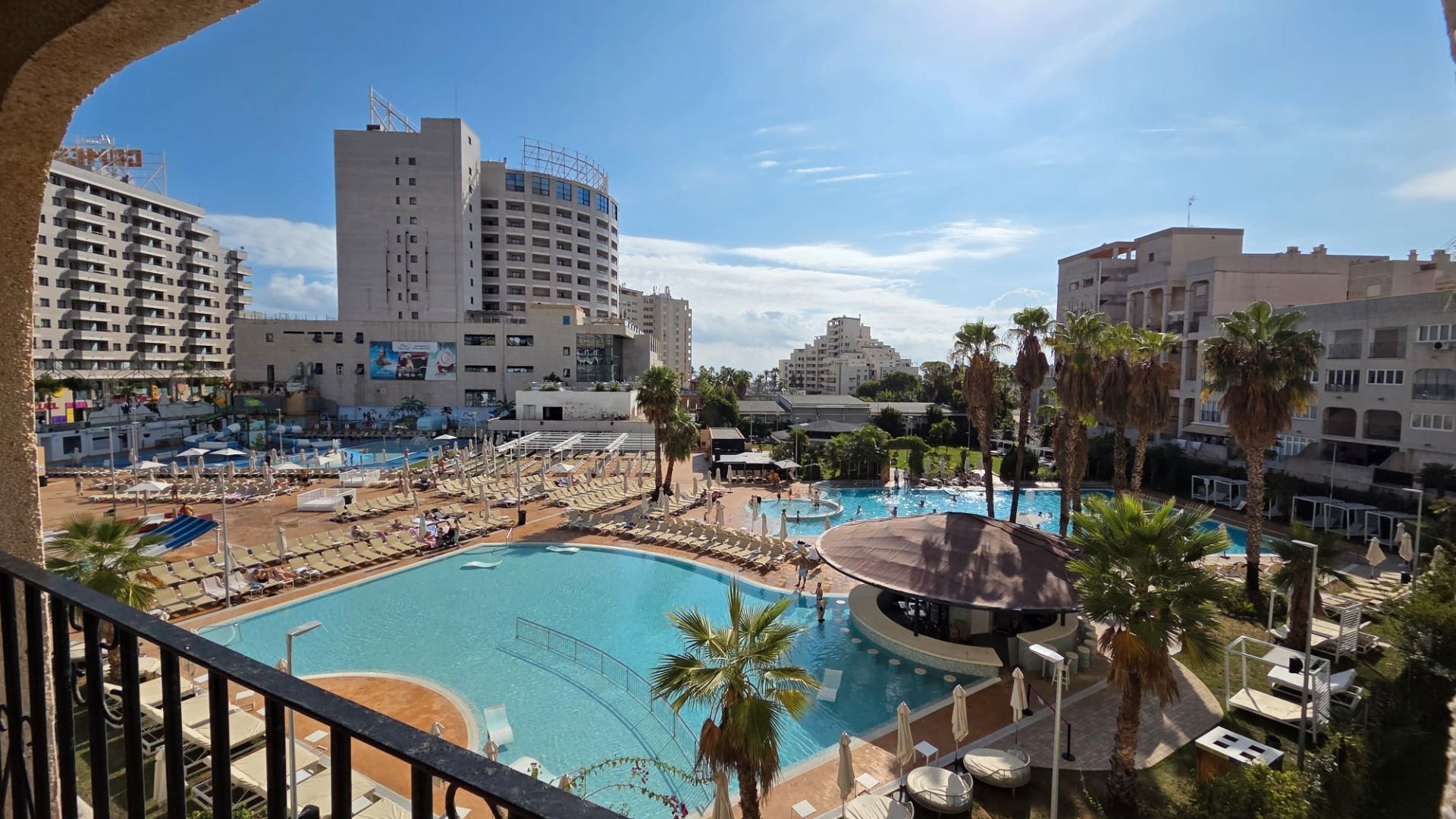 Swimming pool of Flat for sale in Oropesa del Mar / Orpesa  with Air Conditioner, Terrace and Furnished