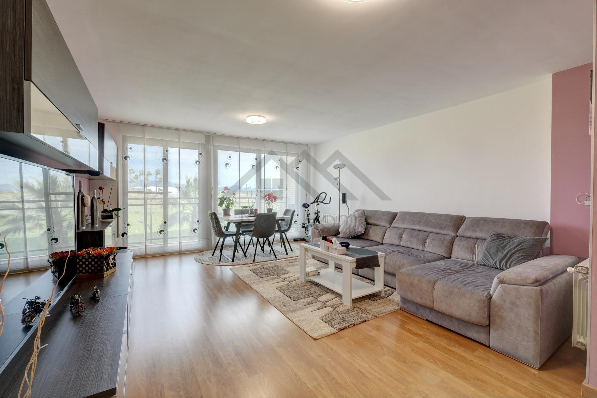 Sala d'estar de Dúplex en venda en La Pobla de Vallbona amb Terrassa, Traster i Balcó