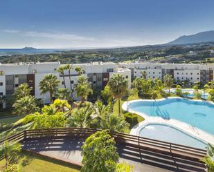 Vista exterior de Apartament en venda en Benahavís amb Aire condicionat i Terrassa