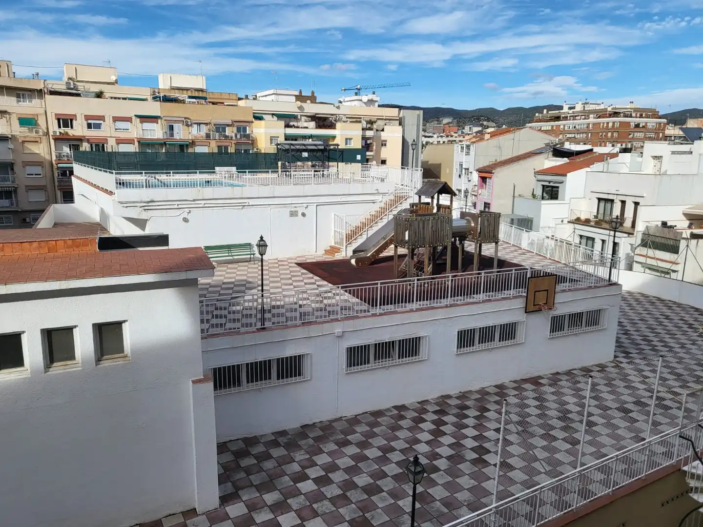 Vista exterior de Pis en venda en Badalona amb Aire condicionat, Calefacció i Parquet
