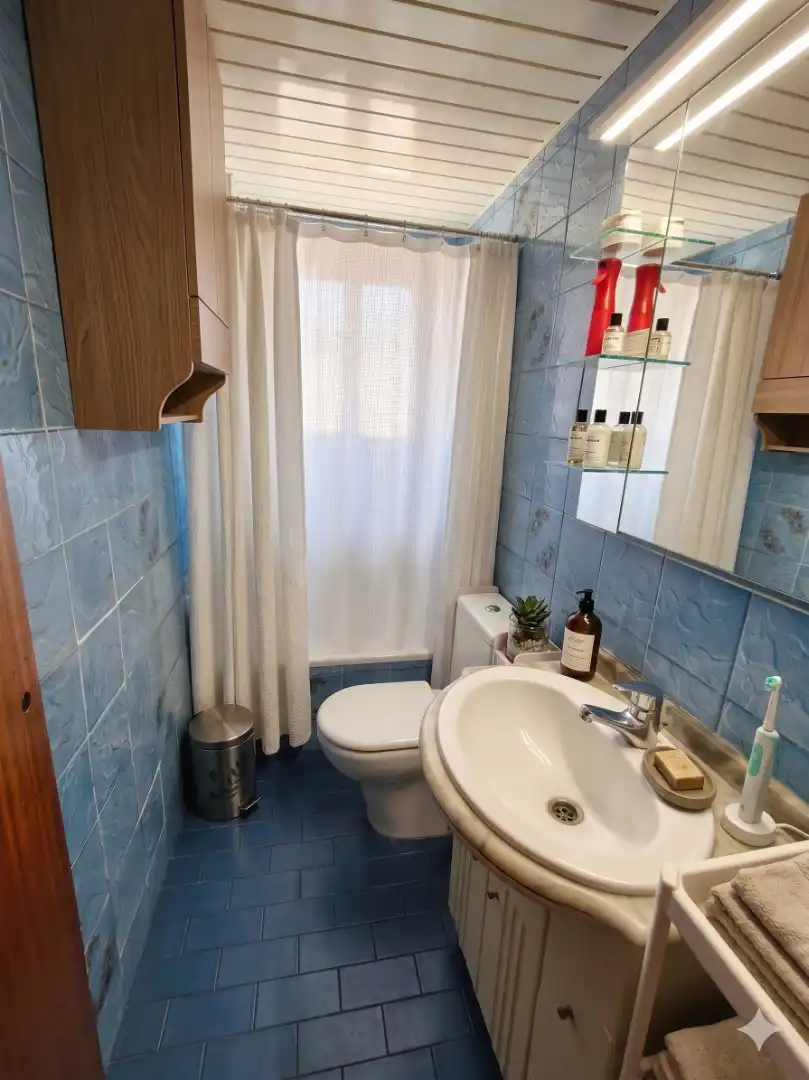 Bathroom of Flat for sale in Barcelona  with Parquet flooring, Terrace and Balcony