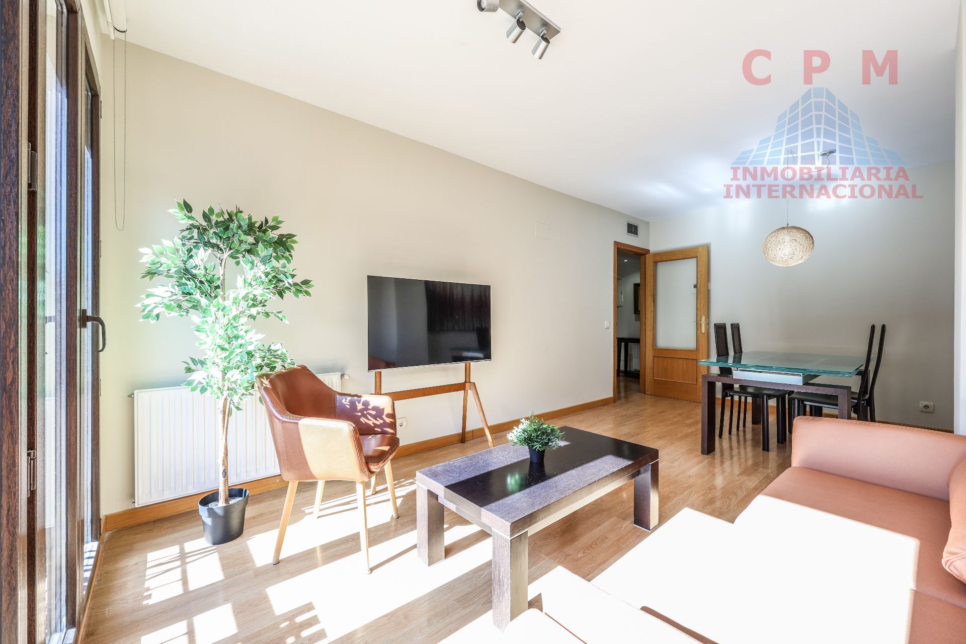 Sala d'estar de Pis de lloguer en  Madrid Capital amb Aire condicionat, Calefacció i Parquet