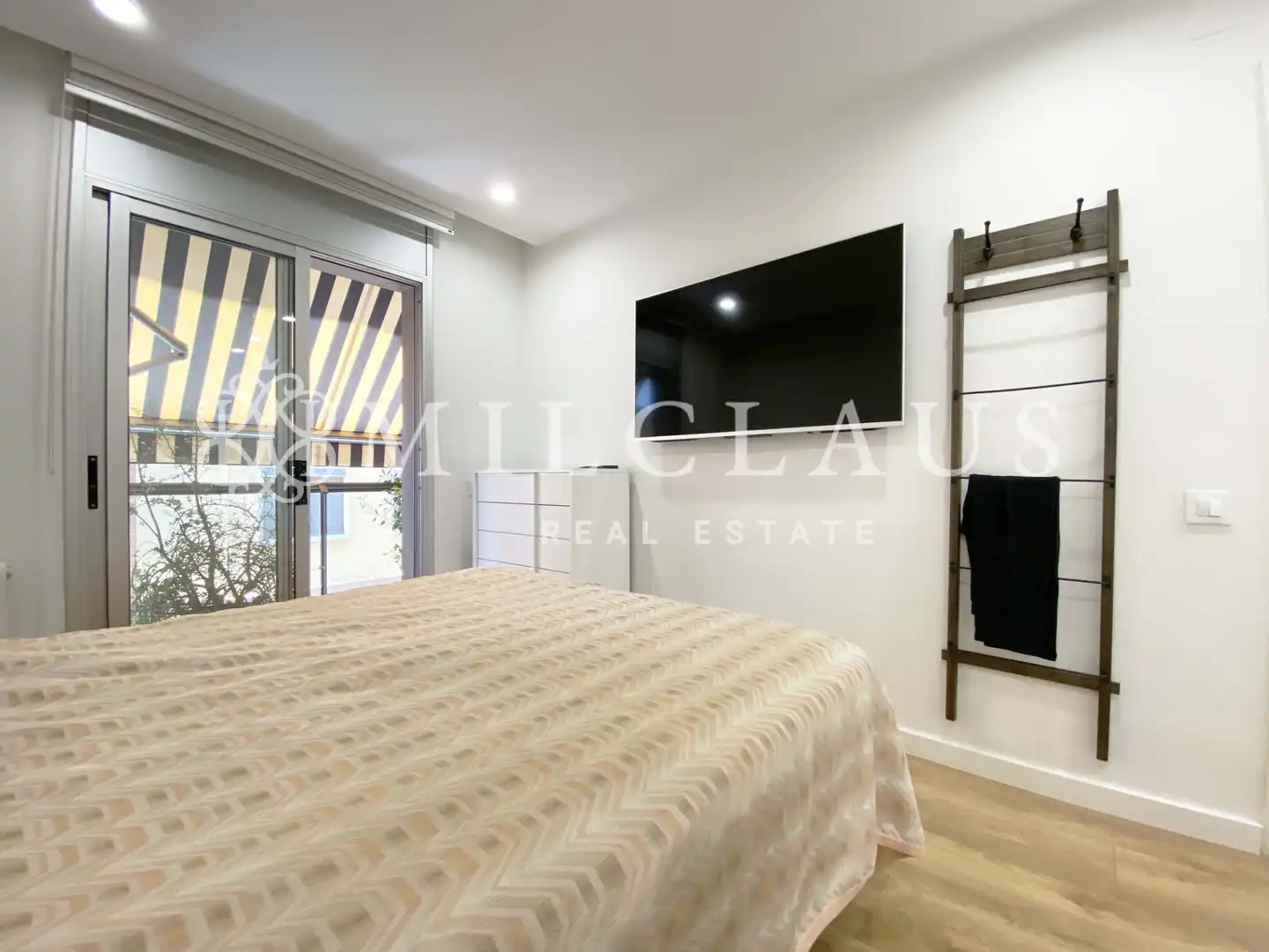Schlafzimmer von Einfamilien-Reihenhaus zum Verkauf in L'Hospitalet de Llobregat mit Klimaanlage, Heizung und Parkett