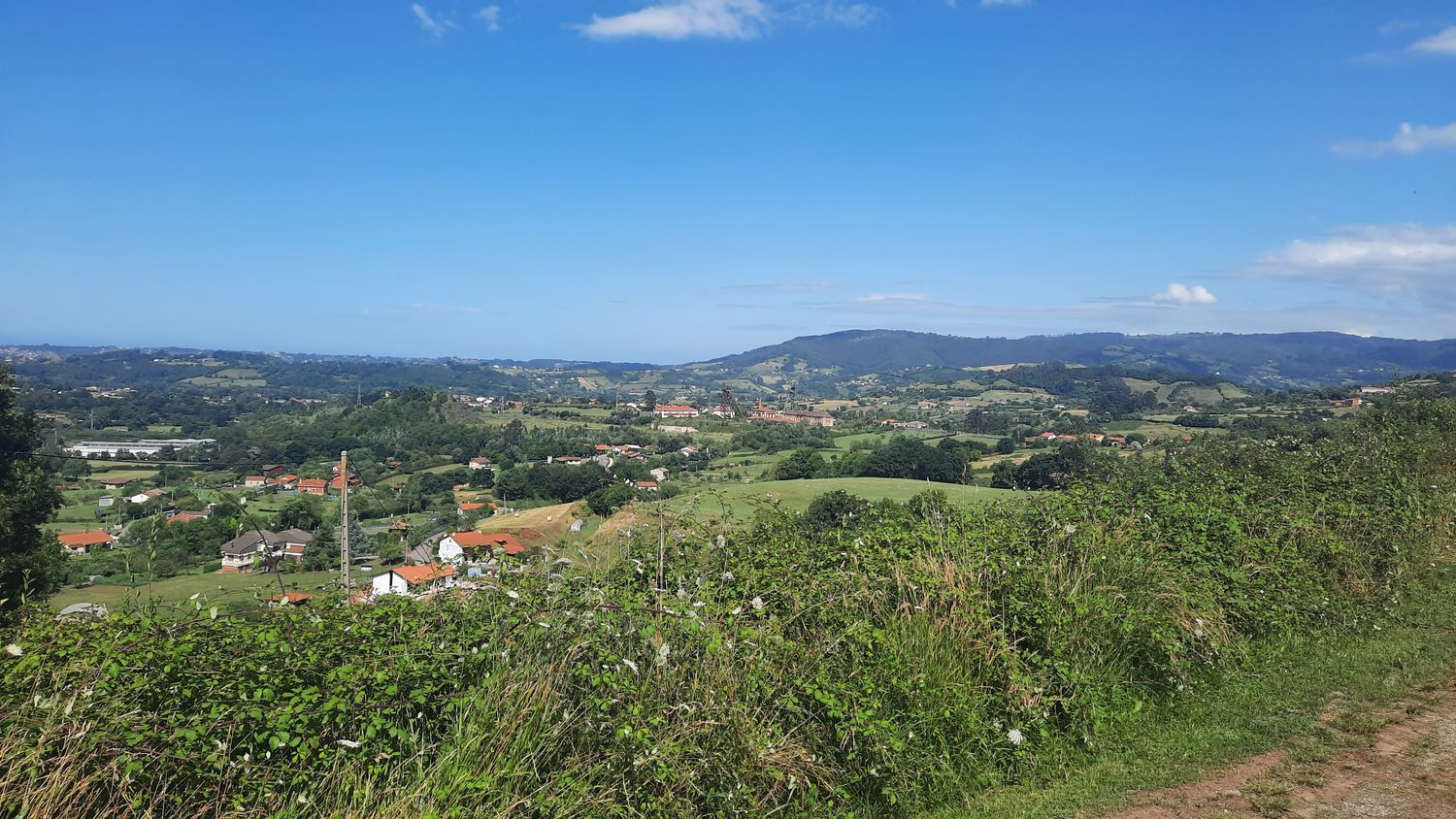 Vista exterior de Residencial en venda en Gijón 