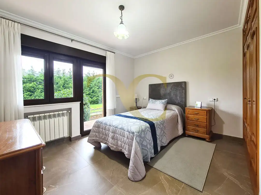Dormitori de Casa o xalet en venda en Tapia de Casariego amb Calefacció, Jardí privat i Terrassa