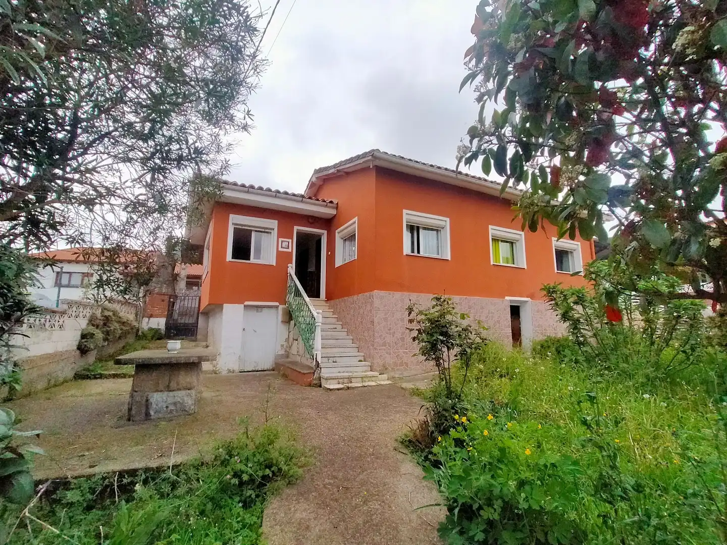 Casa amb jardí en venda a Pravia