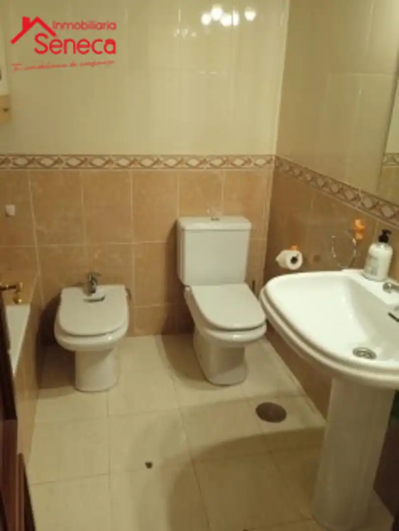 Bany de Pis en venda en Córdoba amb Aire condicionat, Calefacció i Terrassa