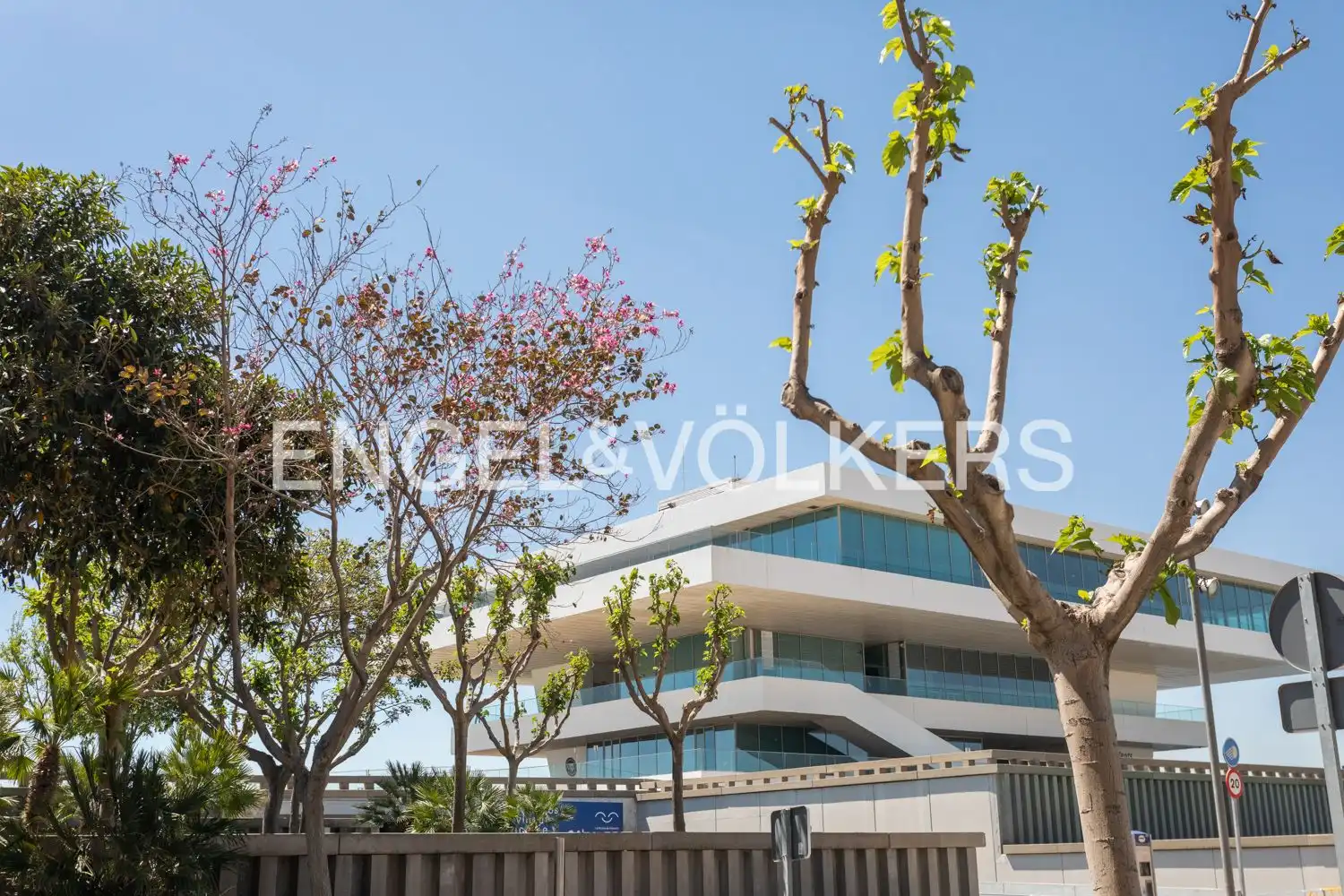 Außenansicht von Wohnung zur Miete in Valencia mit Klimaanlage, Heizung und Möbliert
