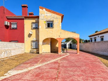Casa aparellada en venda a Calle Calle Ostrero