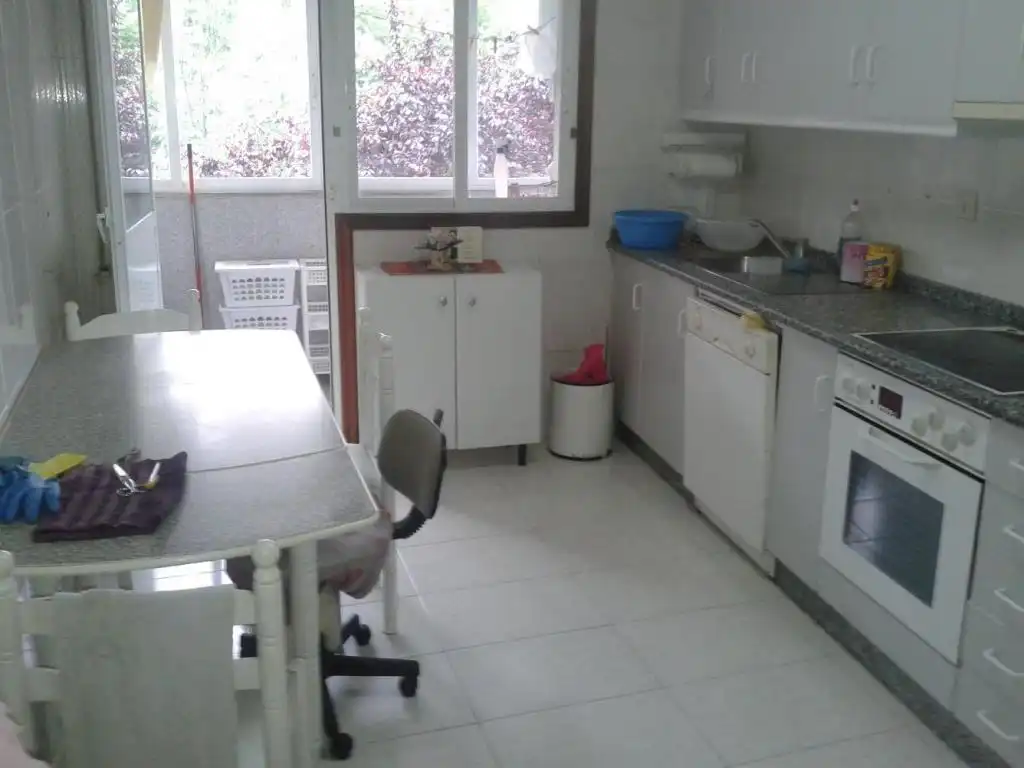 Küche von Wohnung zur Miete in Ourense Capital  mit Heizung, Parkett und Möbliert
