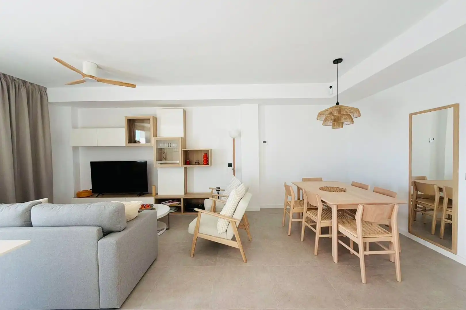 Sala d'estar de Apartament de lloguer en Fuengirola amb Balcó