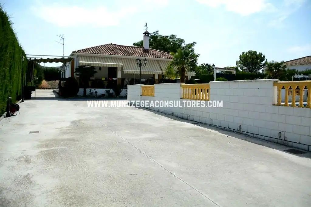 Vista exterior de Casa o chalet en venta en Lucena con Aire acondicionado, Jardín privado y Terraza