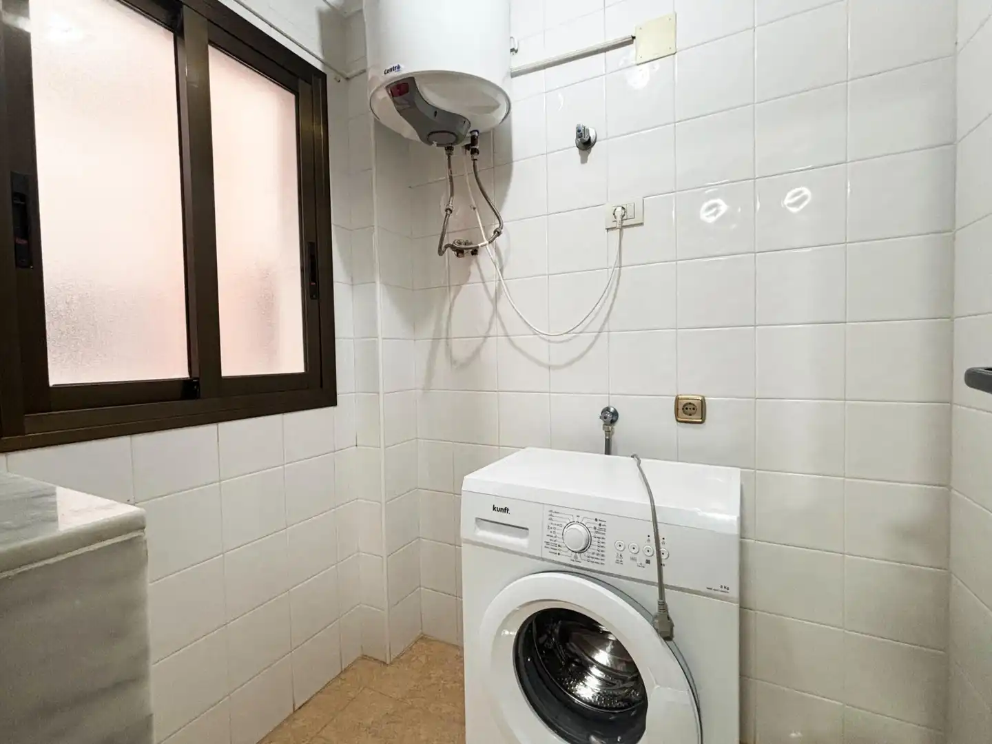 Baño de Piso en venta en Torrevieja con Aire acondicionado, Terraza y Amueblado