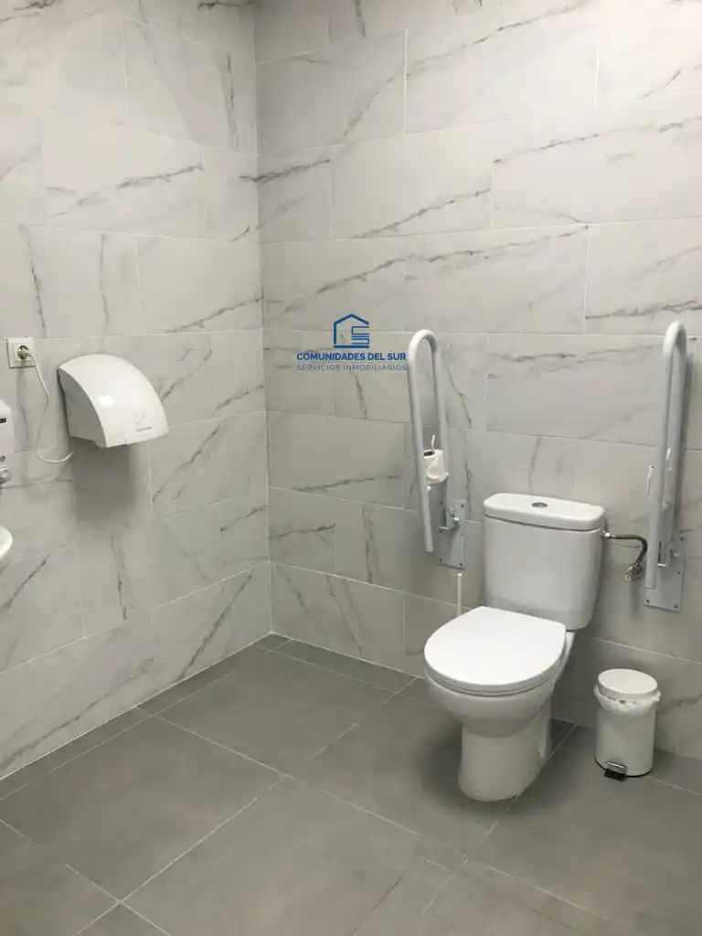 Bany de Oficina de lloguer en Centro Histórico