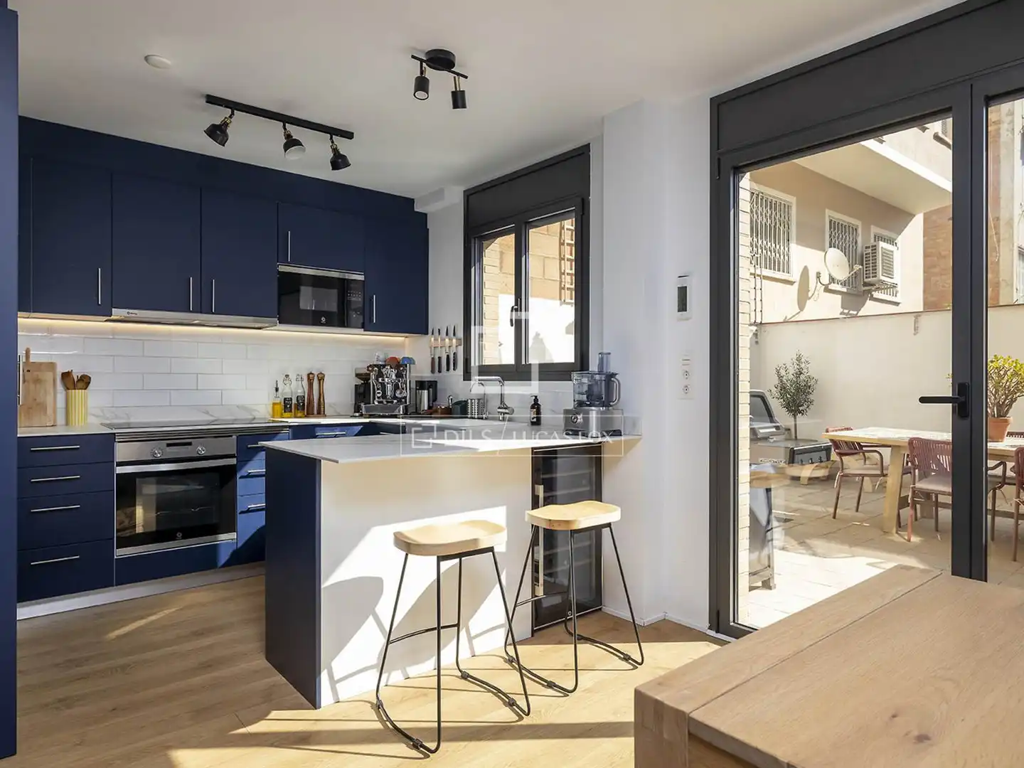 Küche von Wohnung zum Verkauf in Barcelona mit Klimaanlage, Heizung und Terrasse