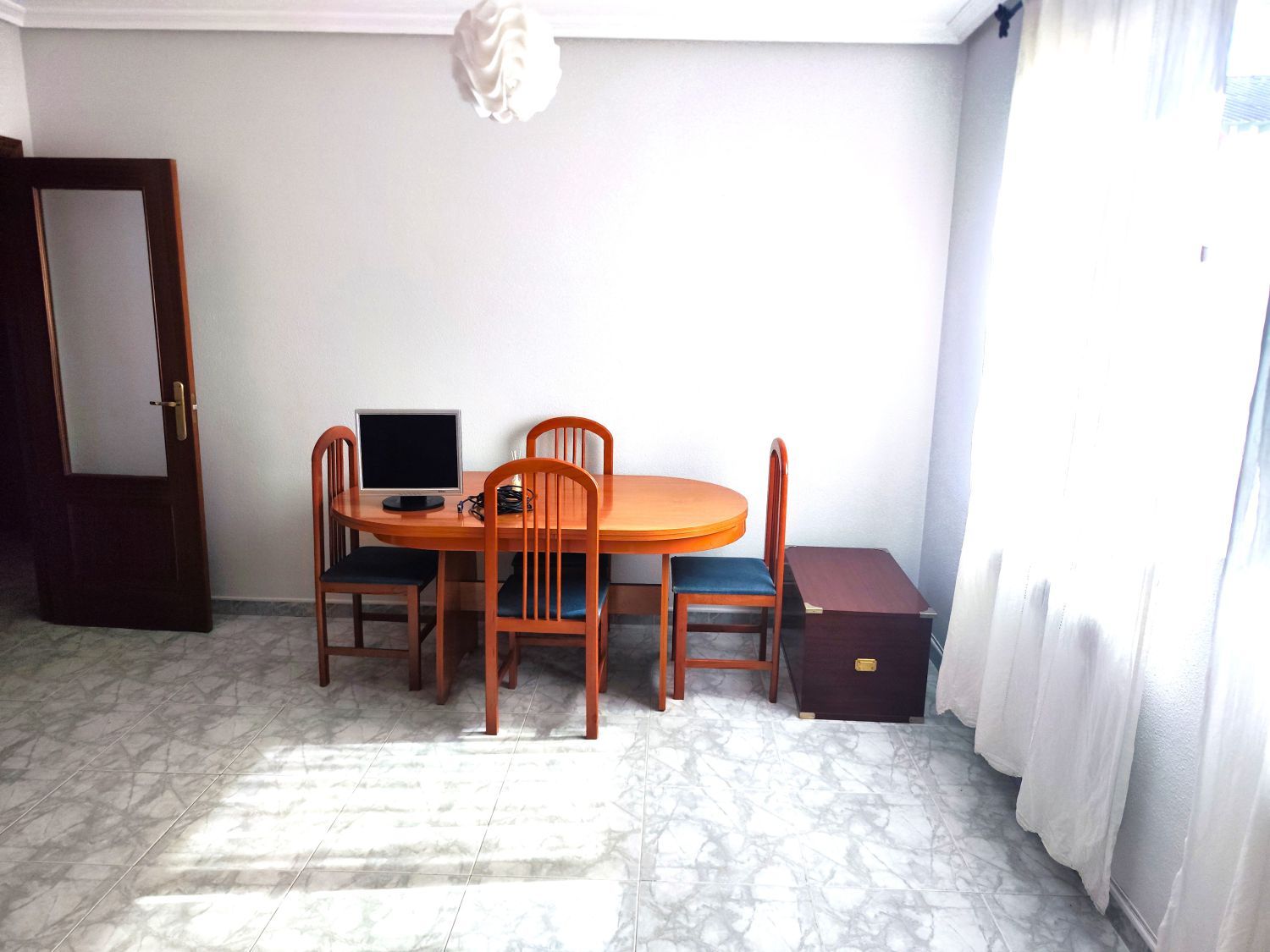 Comedor de Piso en venta en Venta de Baños con Calefacción