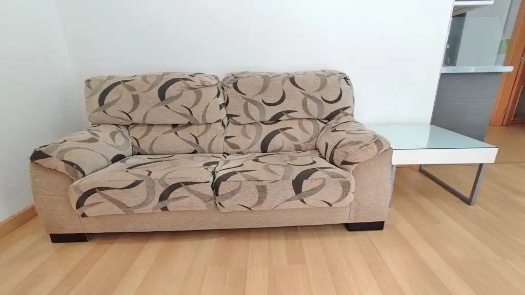 Living room of Flat for rent in Granada  with Air Conditioner, Heating and Furnished