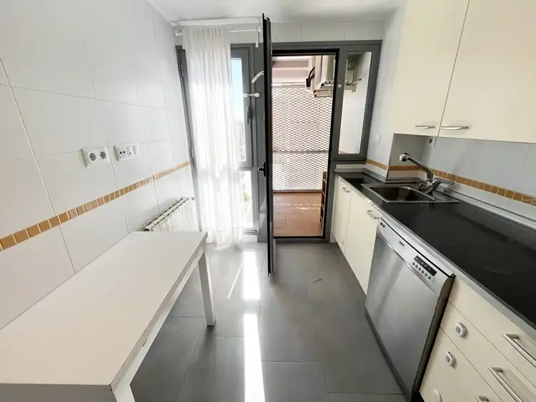 Piso de alquiler en Calle de Toques, Las Tablas