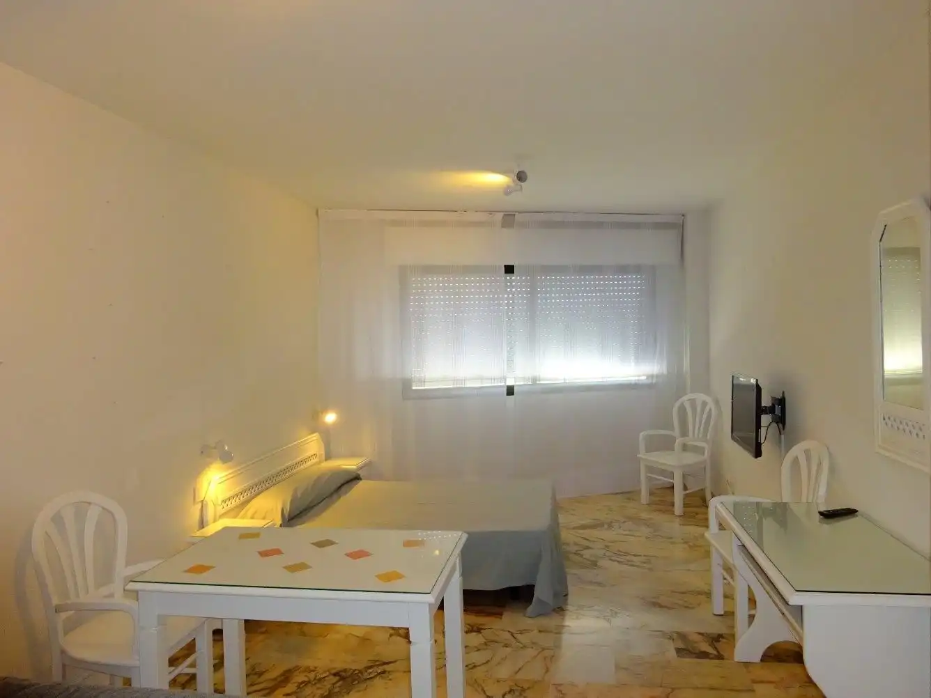 Habitación de Estudio de alquiler en Sevilla con Aire acondicionado, Calefacción y Amueblado