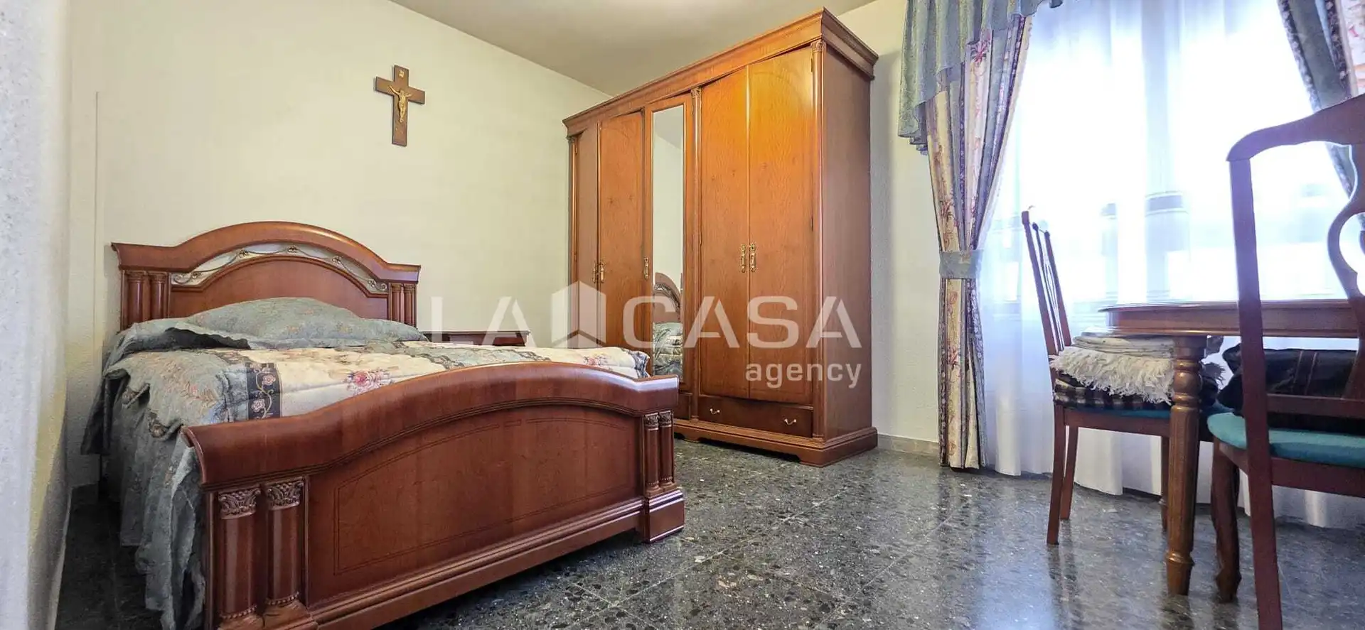 Habitación de Piso en venta en Valladolid con Calefacción, Trastero y Balcón